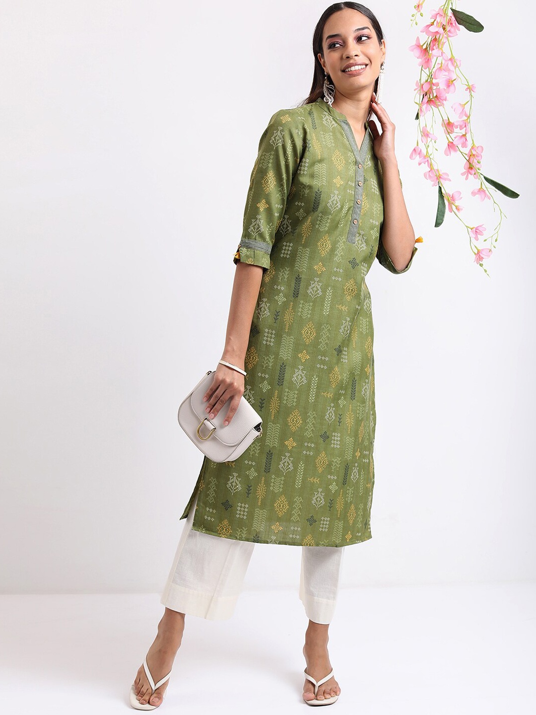 

Vishudh Olive Green Ethnic Motifs Printed Regular Kurta