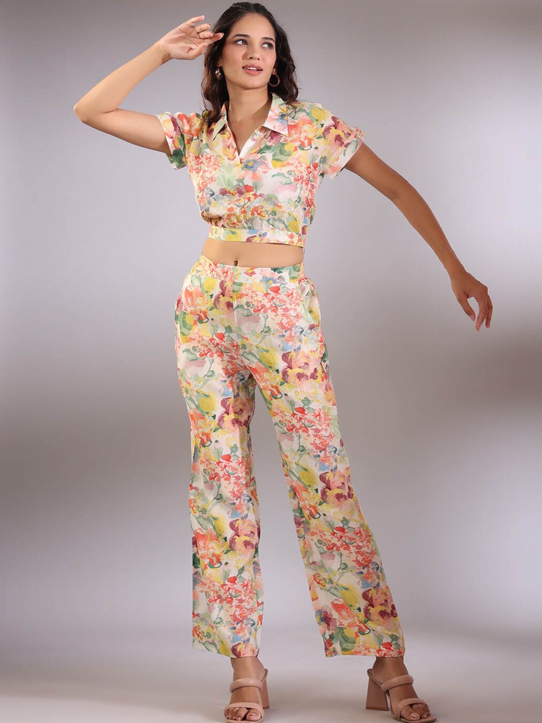 

JISORA Floral Printed Shirt Collar Crop Top with Shirt Collar Co-Ords, Yellow
