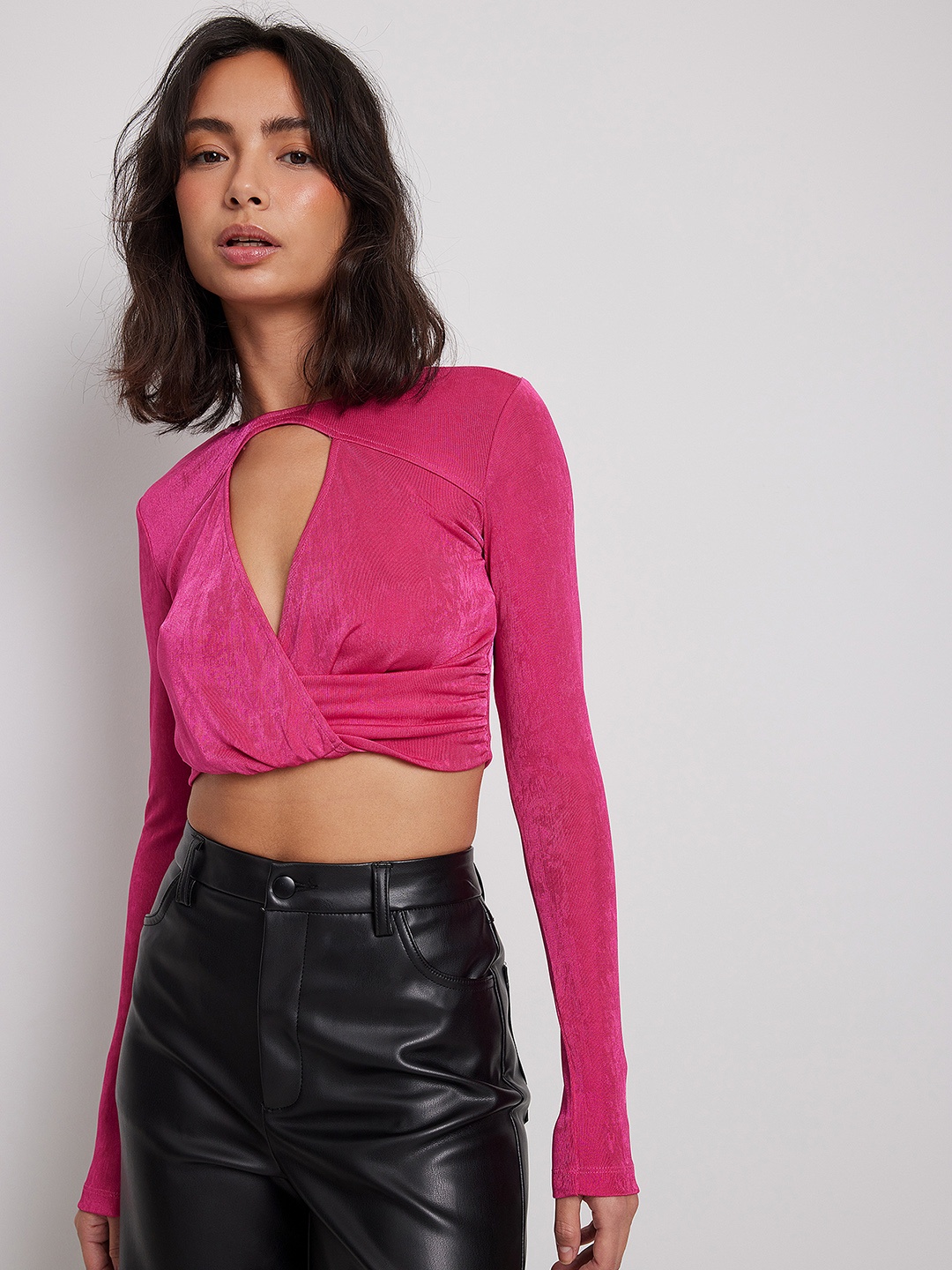 

NA-KD Twisted Cut-Out Crop Top, Pink