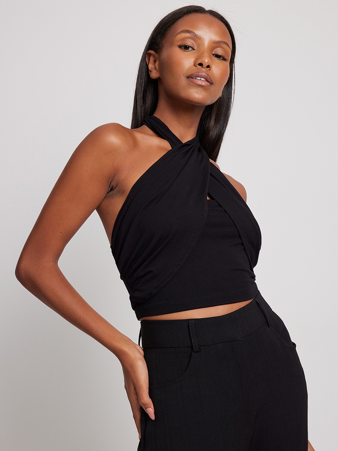 

NA-KD Halter Neck Crossover Detail Fitted Crop Top, Black