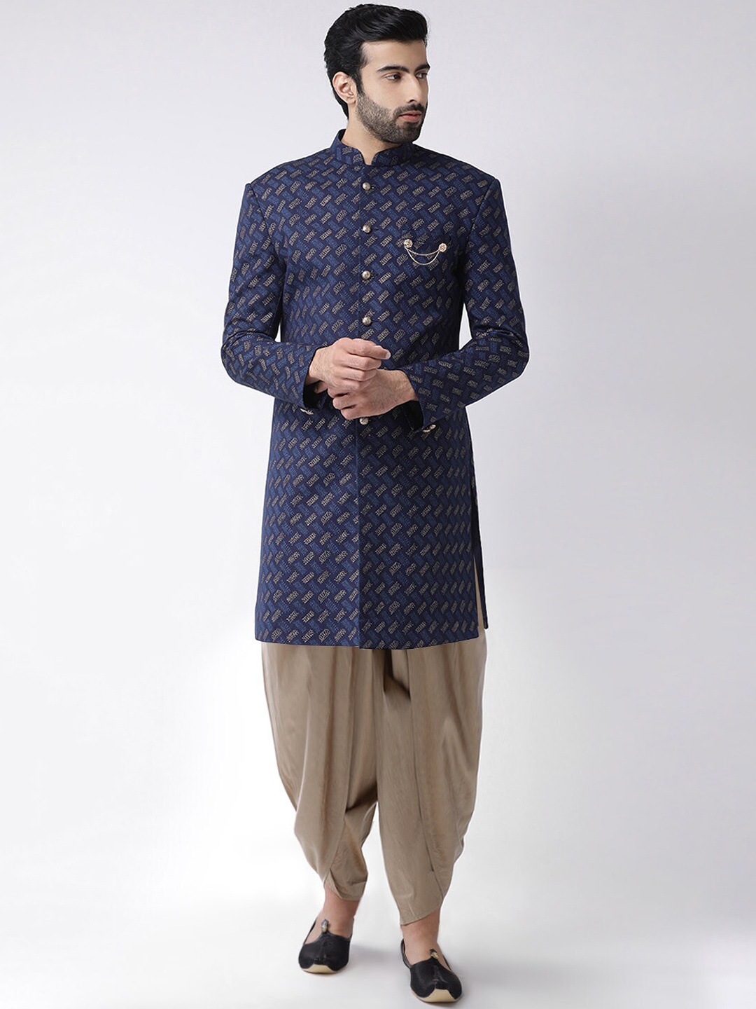 

KISAH Men Self-Design Mandarin Collar Indowestern Sherwani Set, Navy blue