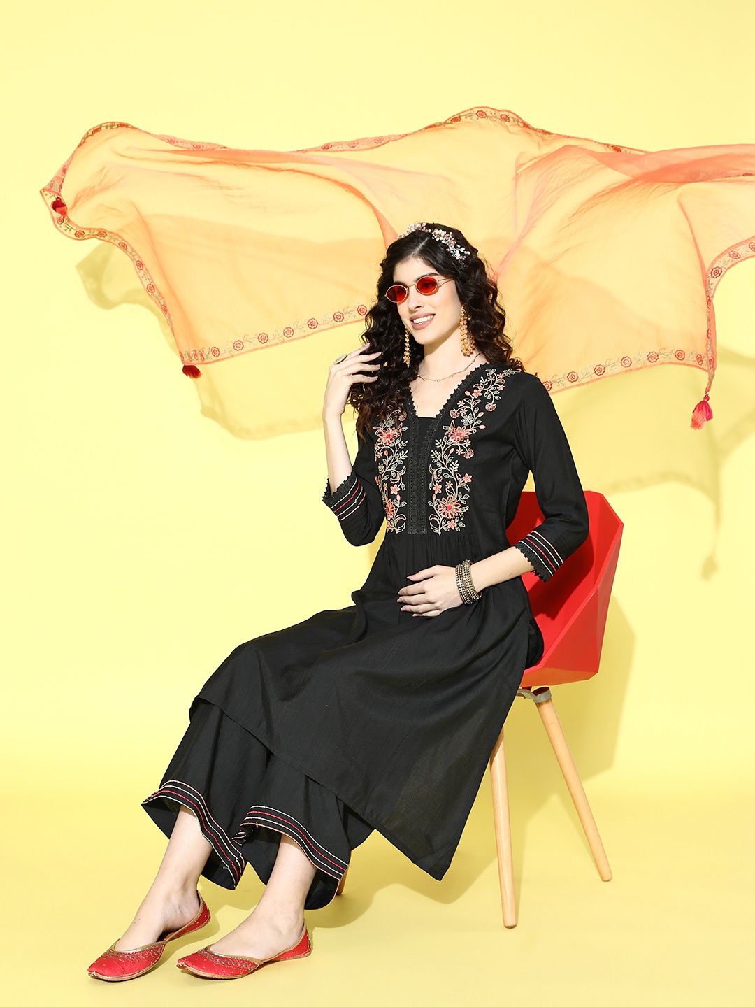 

Sangria Embroidered Regular Thread Work Kurta with Palazzos & With Dupatta, Black