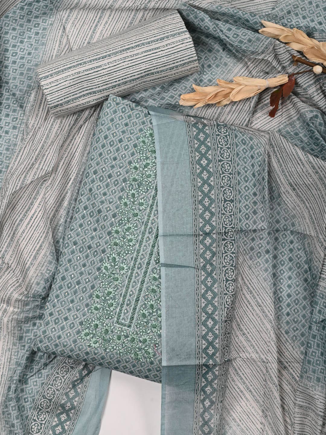 

Meena Bazaar Printed Unstitched Dress Material, Grey