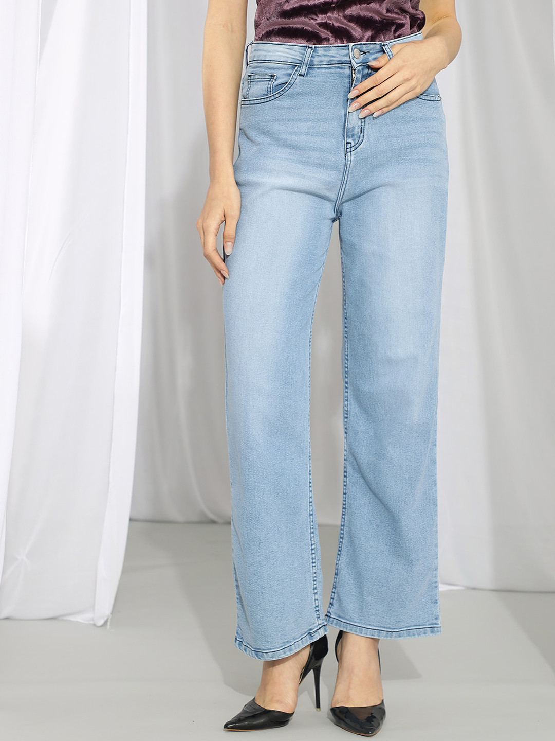 

Kotty Women Blue Straight Fit High-Rise Light Fade Stretchable Jeans