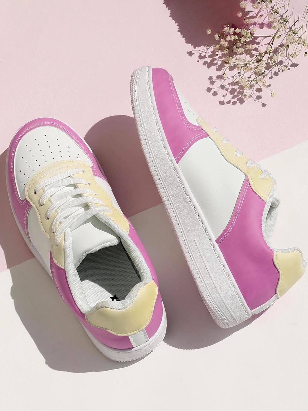 

Max Girls Sun Reactive Colour changing Sneakers, White