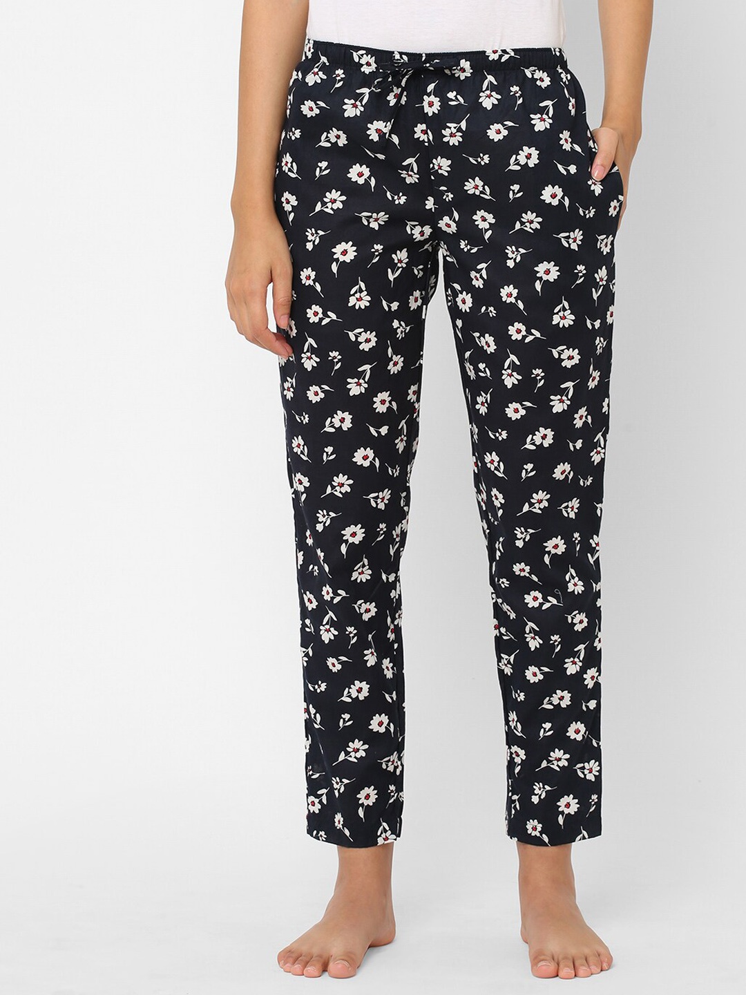 

URBAN SCOTTISH Women Printed Cotton Lounge Pants, Black
