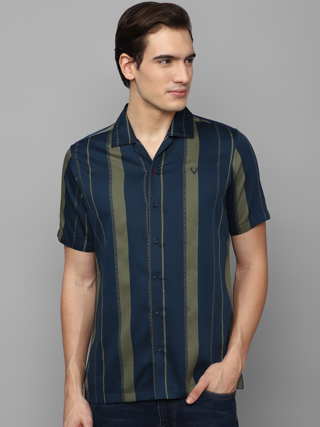 

Allen Solly Spread Collar Slim Fit Vertical Striped Cotton Casual Shirt, Navy blue