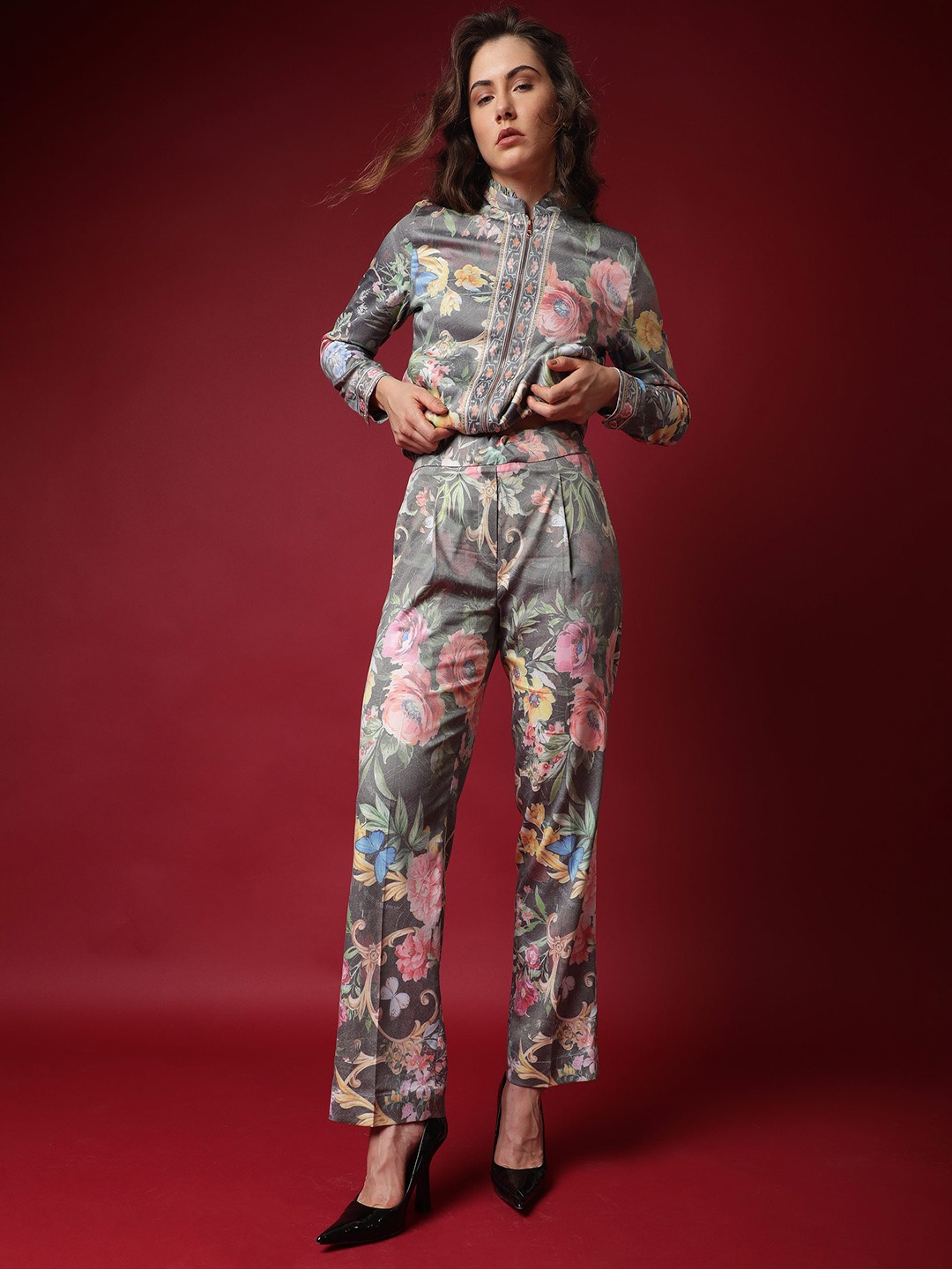 

RAREISM Women Floral Printed Slim Fit Pleated Trousers, Grey