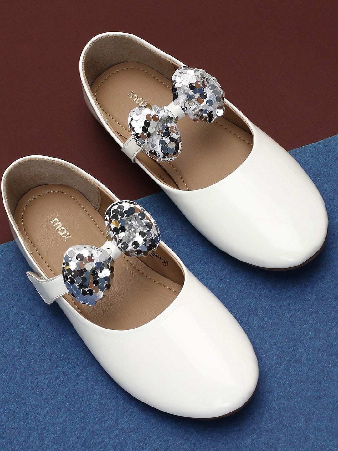 

max Girls Bow Embellished Mary Janes, White
