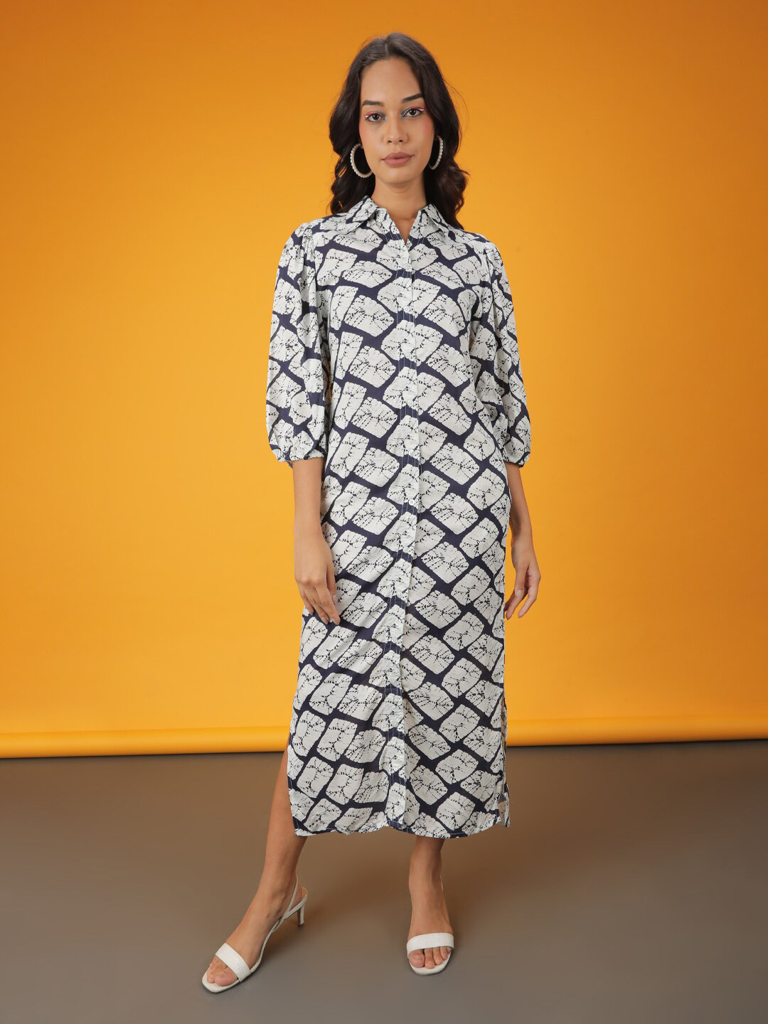 

Freehand by The Indian Garage Co Whit Navy Blue Abstract Printed Pure Cotton Shirt Midi Dress, White