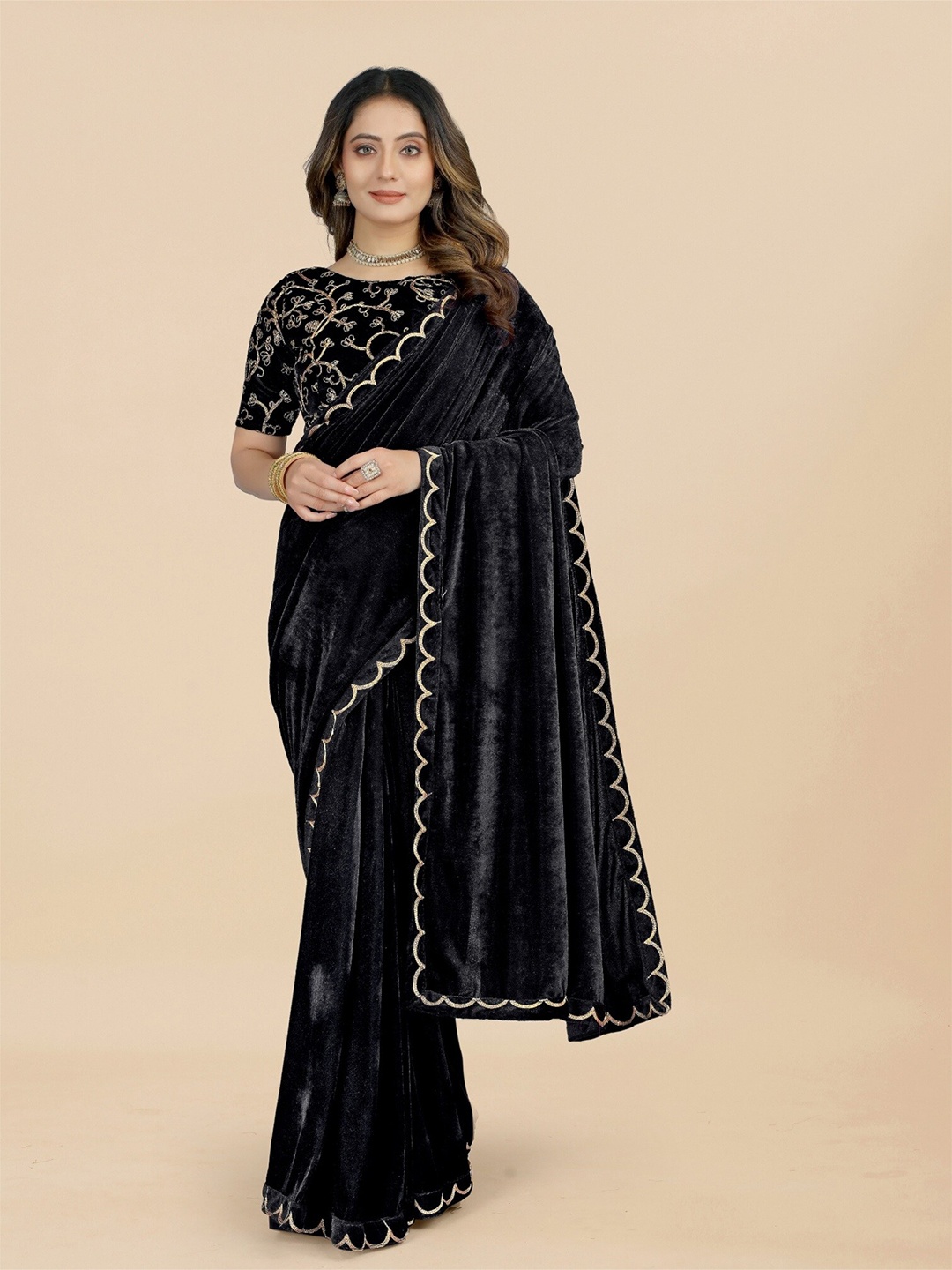 

APNISHA Embroidered Velvet Saree, Black