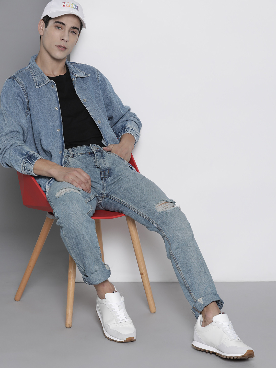 

BRAVE SOUL Men Skinny Fit Mildly Distressed Light Fade Stretchable Jeans, Blue
