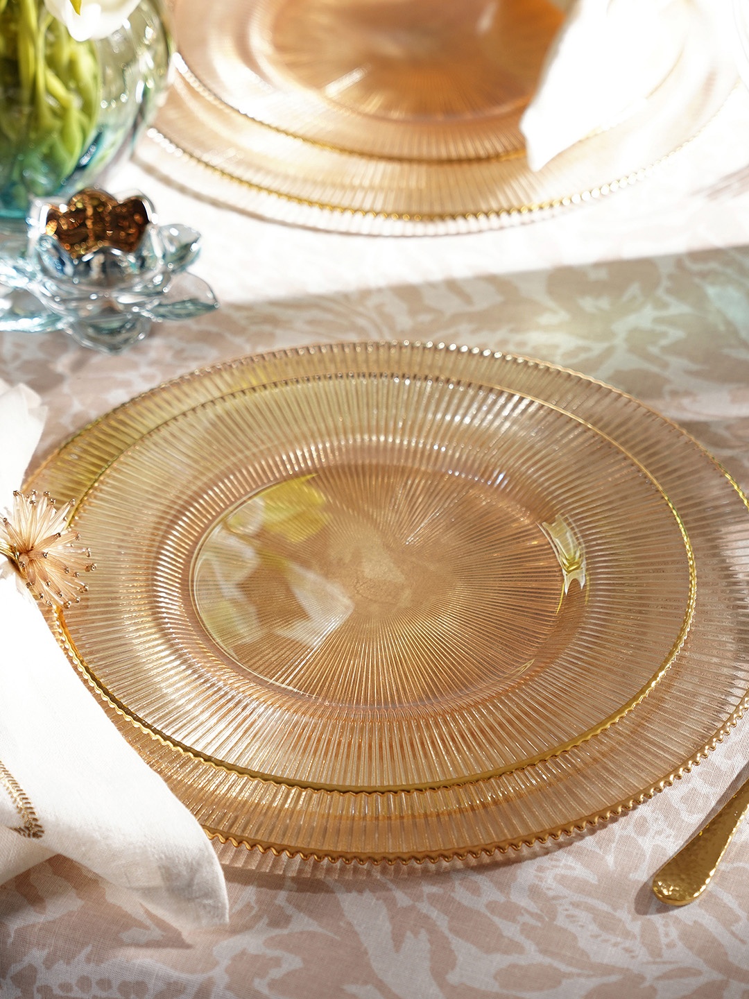 

Pure Home and Living Gold-Toned 2 Pieces Textured Radial Glass Dinner Plates, Yellow