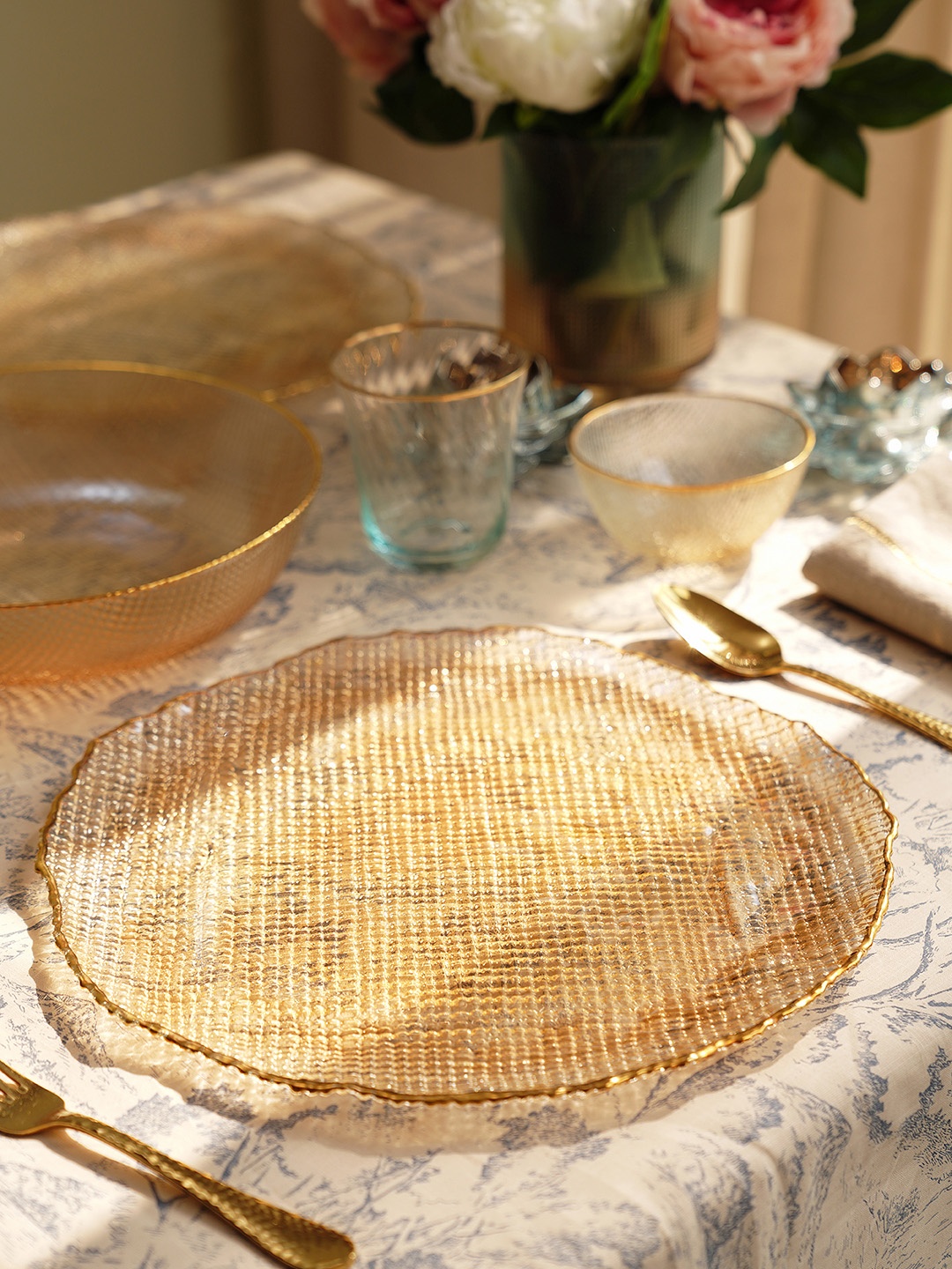 

Pure Home and Living Gold-Toned 2 Pieces Textured Glass Glossy Charger Plates
