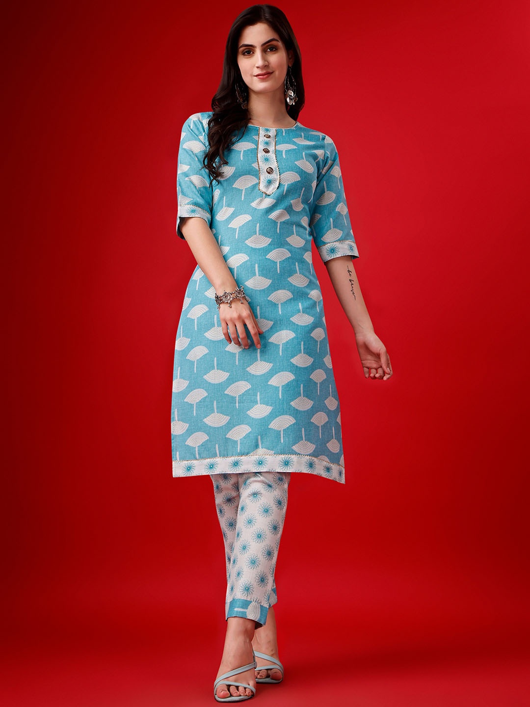 

ASPORA Floral Yoke Design Gotta Patti Kurta with Trousers, Blue