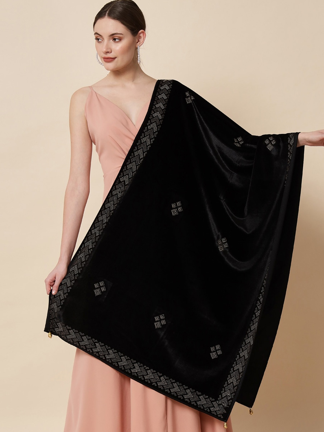 

Pashtush Women Geometric Embroidered Velvet Stole, Black