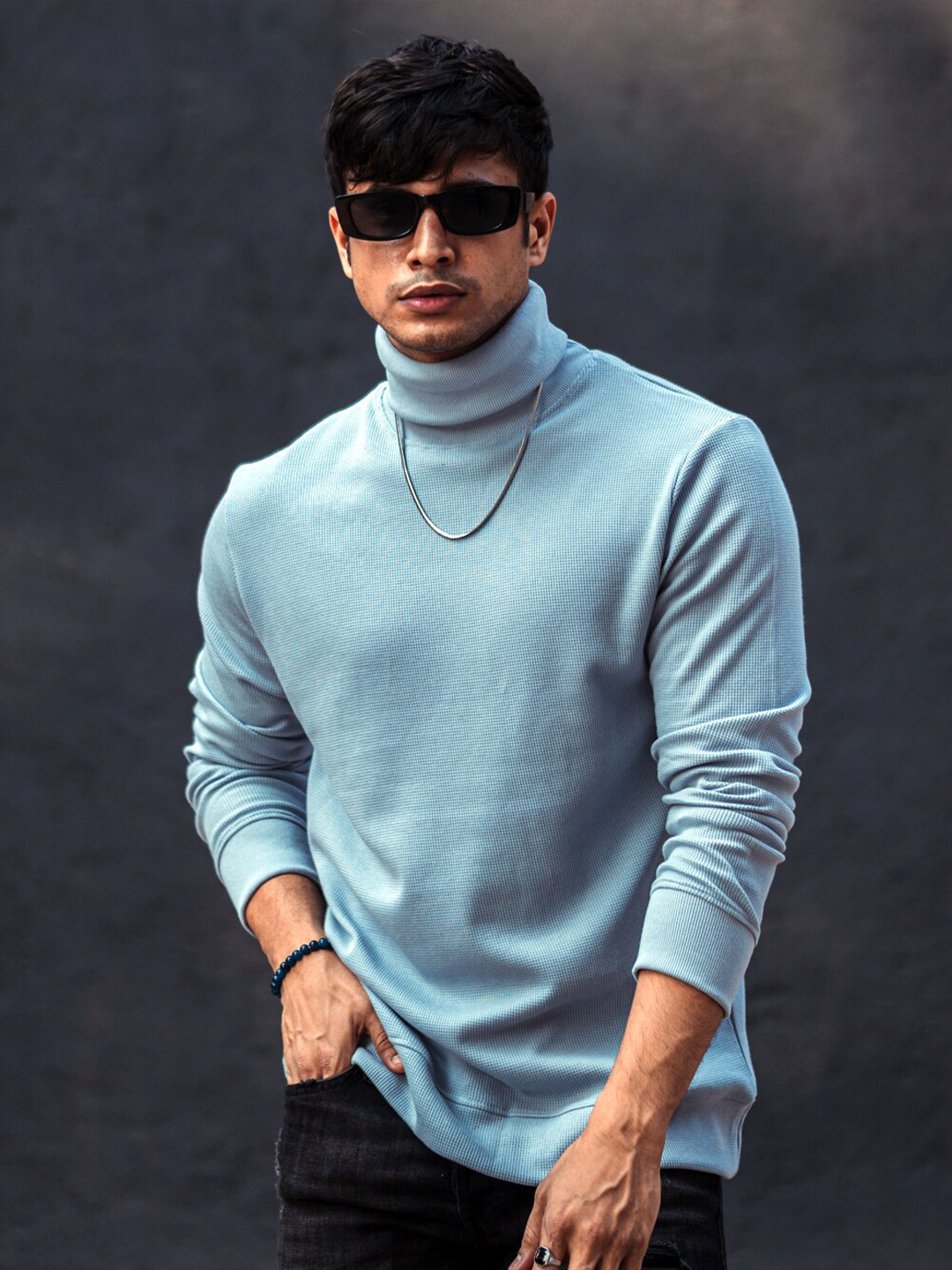 

Powerlook Blue High Neck Long Sleeves Blue Cotton T-shirt