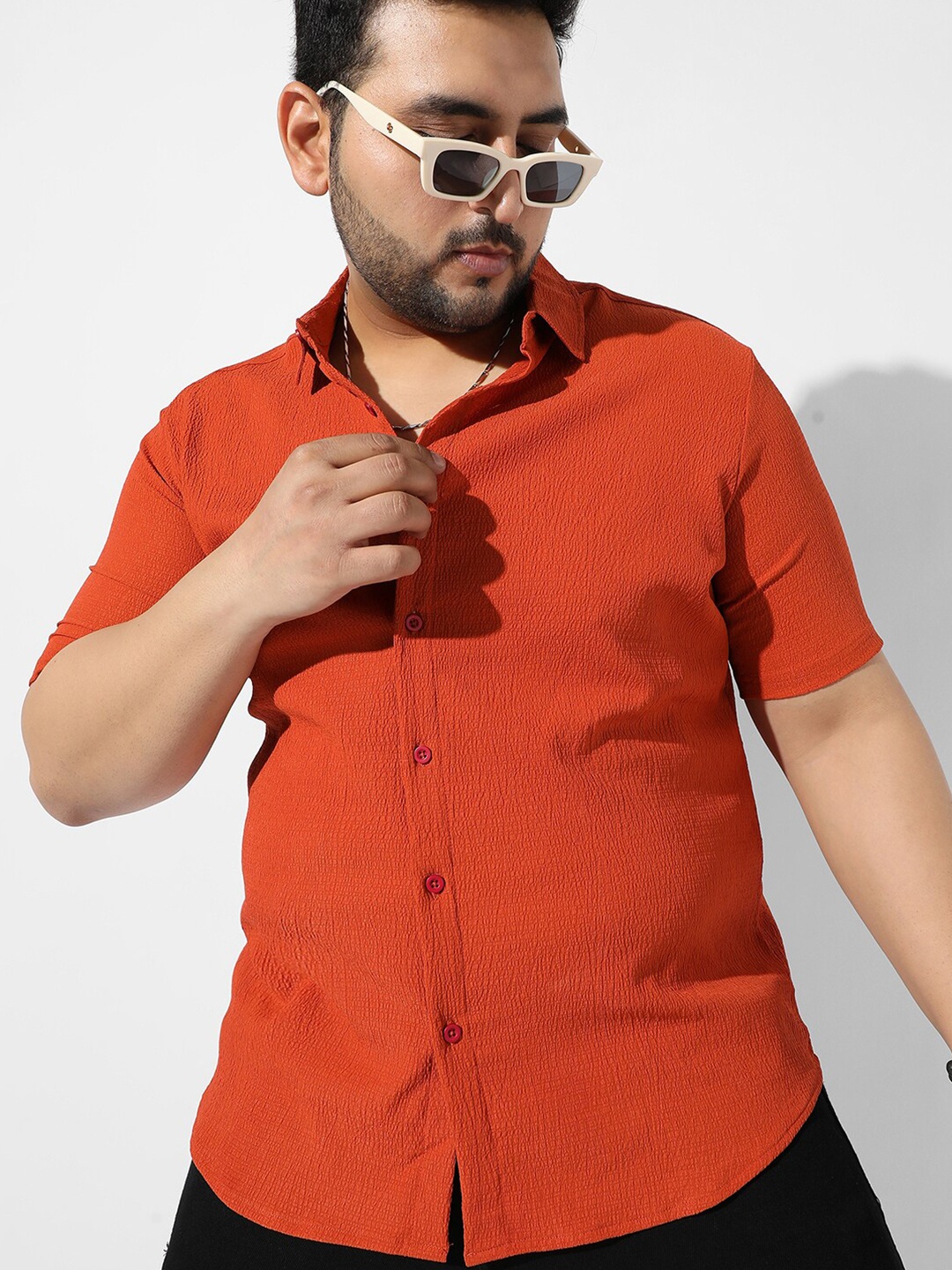 

Instafab Plus Plus Size Classic Textured Casual Shirt, Red