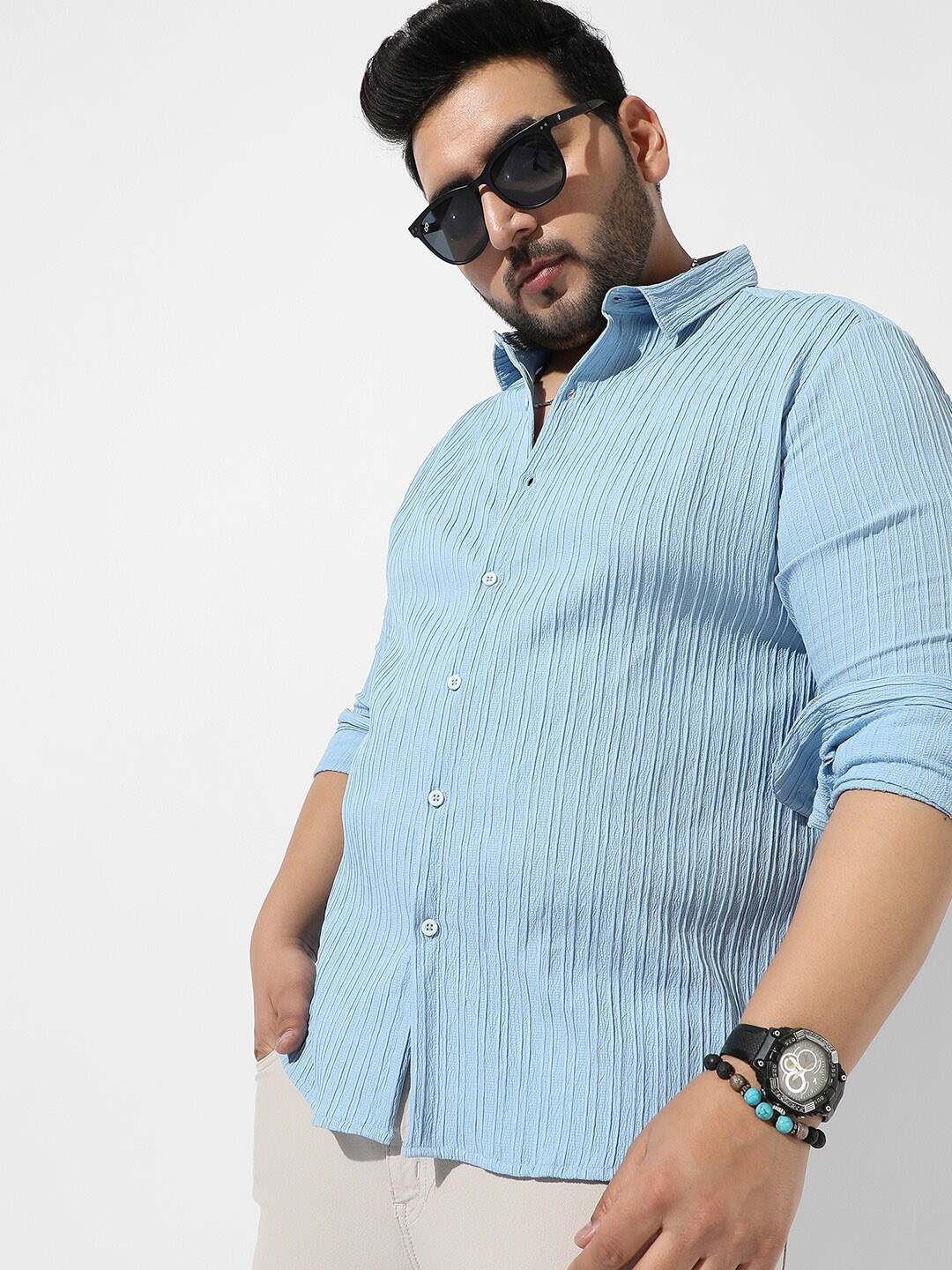

Instafab Plus Plus Size Self Design Spread Collar Casual Shirt, Blue