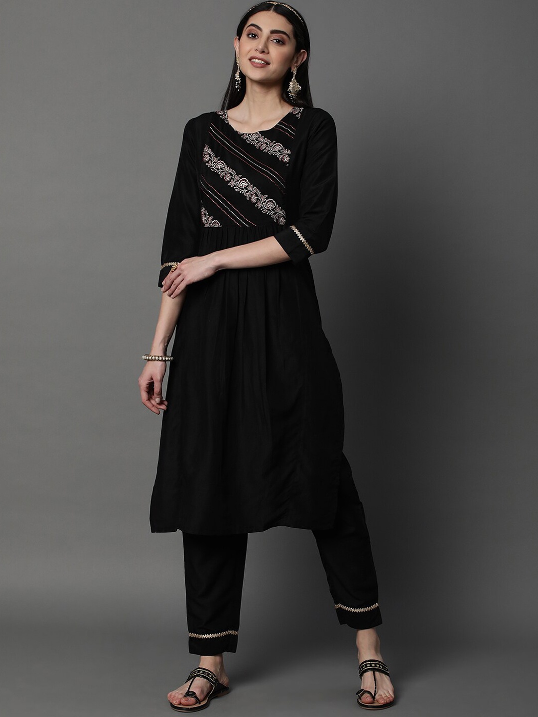 

HEEPOSH Floral Embroidered Thread Work Kurta with Trousers & With Dupatta, Black