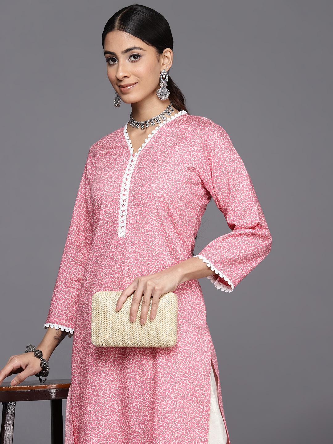 

Inddus Ethnic Motifs Printed Regular Chikankari Pure Cotton Kurta with Palazzos, Pink