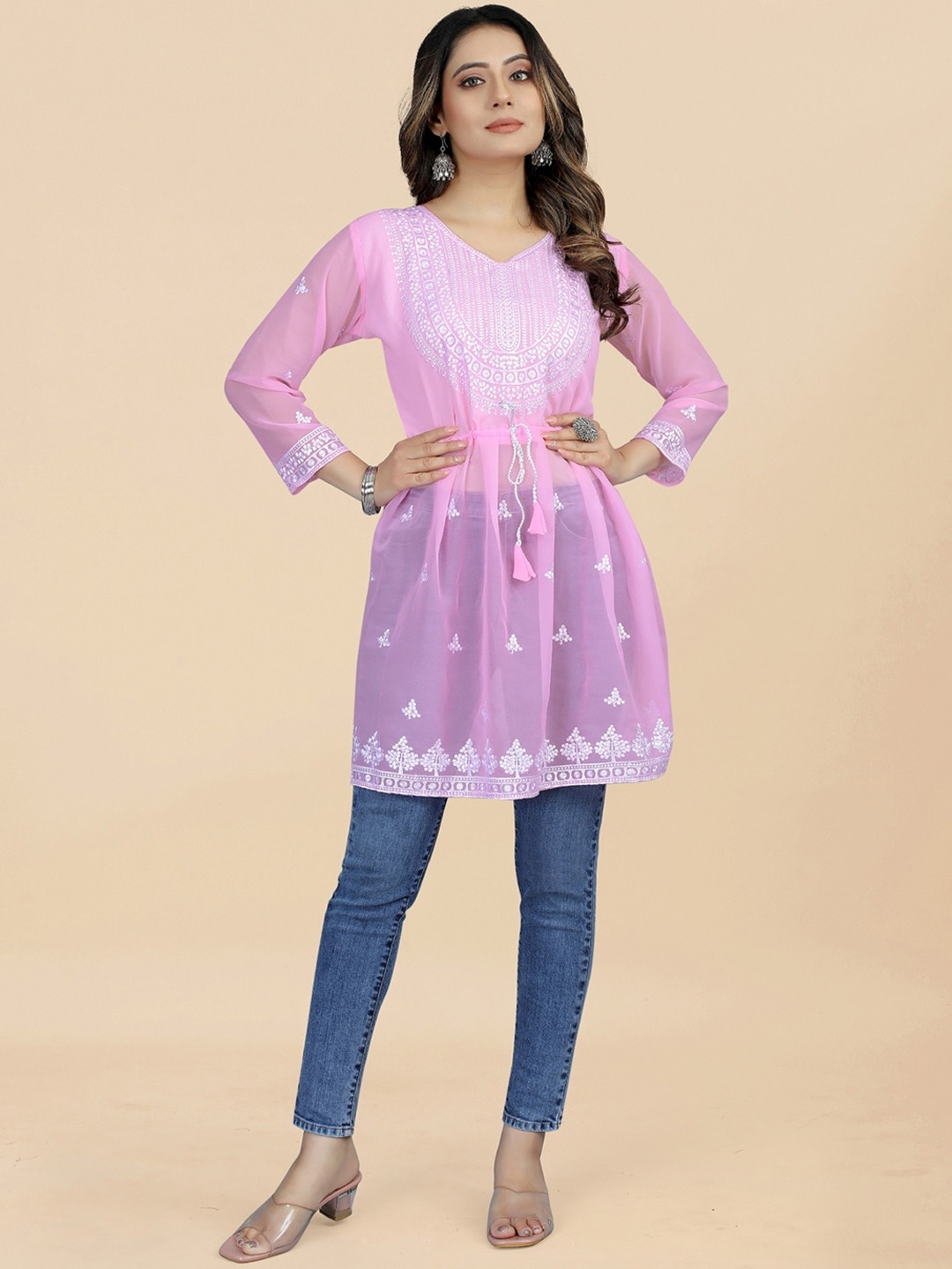 

APNISHA Floral Embroidered Chikankari Georgette Kurta, Pink