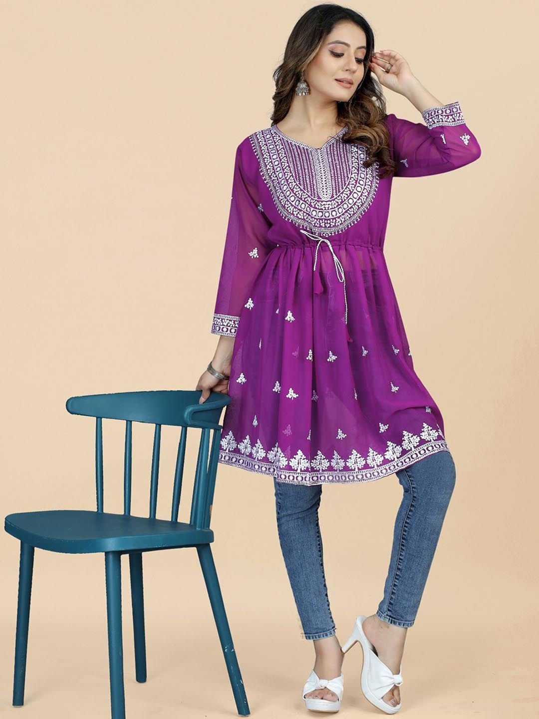 

APNISHA Floral Embroidered Chikankari A-Line Georgette Kurta, Purple