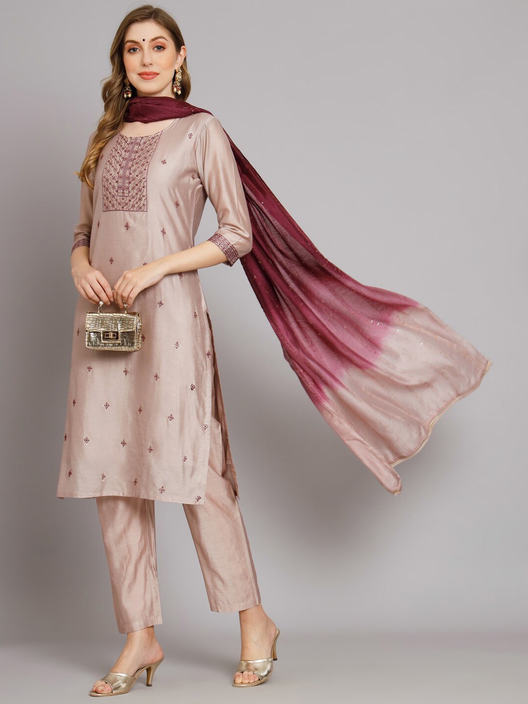 

SWAGG INDIA Ethnic Motifs Embroidered Chanderi Silk Kurta with Trousers & With Dupatta, Mauve