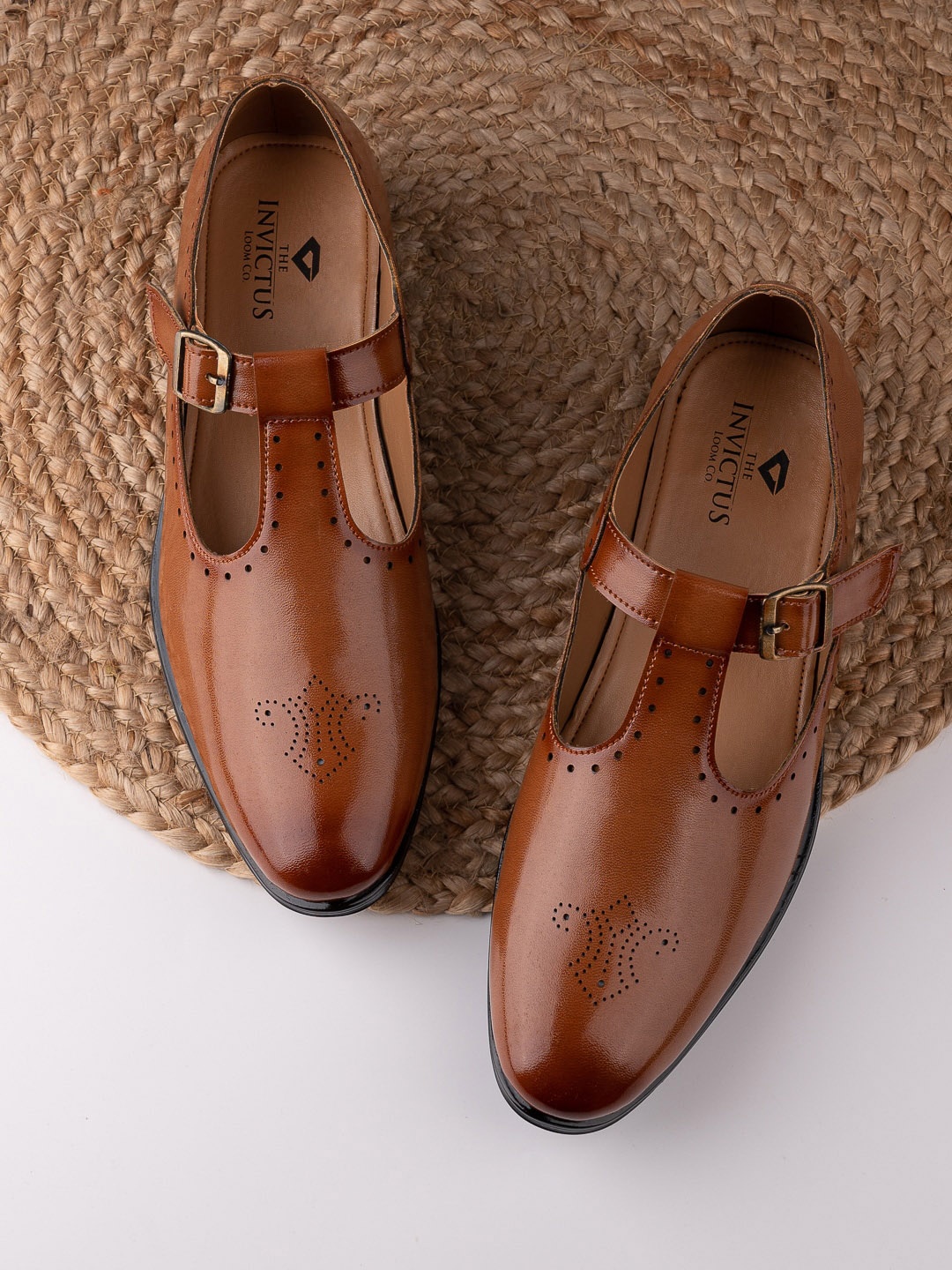 

INVICTUS Men Perforated Formal Slip-On Shoes, Tan