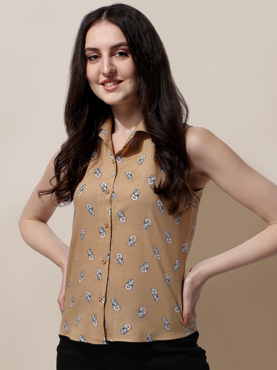 

Oomph! Spread Collar Conversational Printed Casual Shirt, Brown