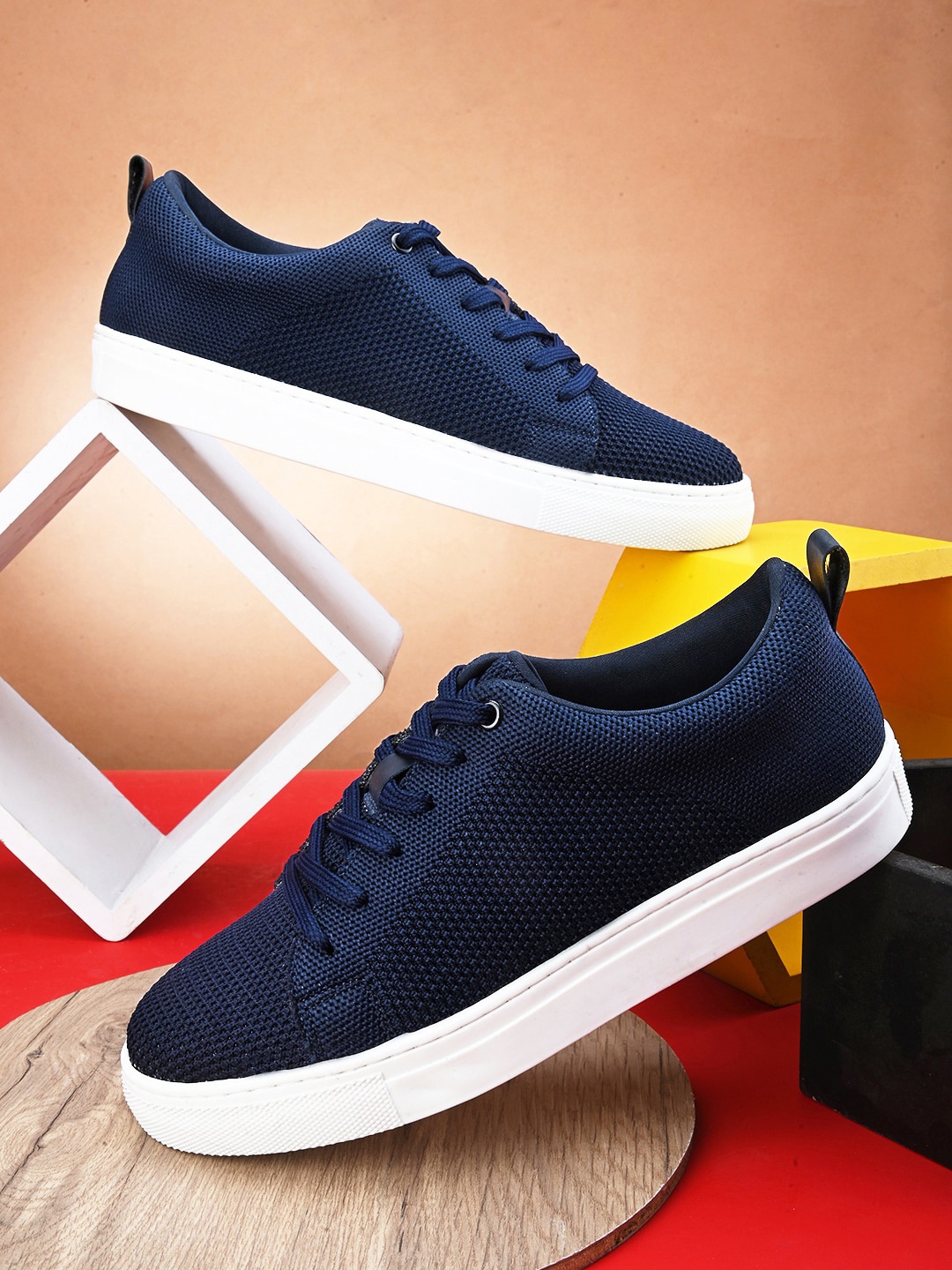 

HRX by Hrithik Roshan Women Navy Blue And White Woven Design Lightweight Sneakers