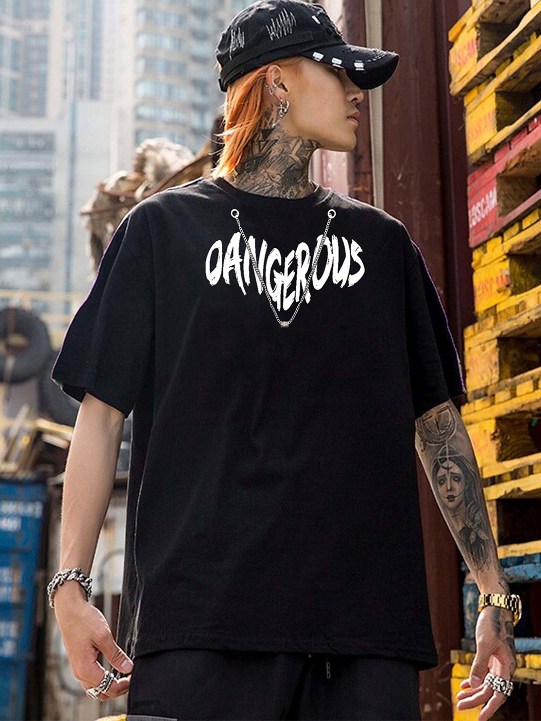 

JUMPCUTS Typography Printed Drop-Shoulder Sleeves Boxy Fit T-shirt With A Hanging Chain, Black