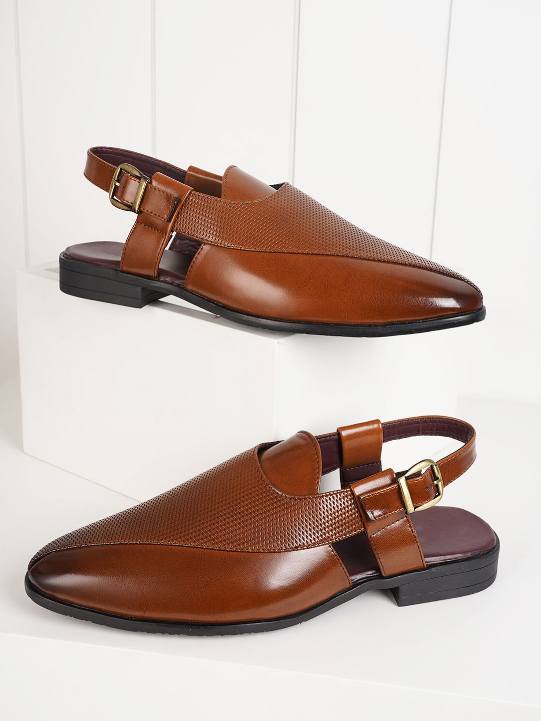 

Style Shoes Men Textured Leather Mules, Tan