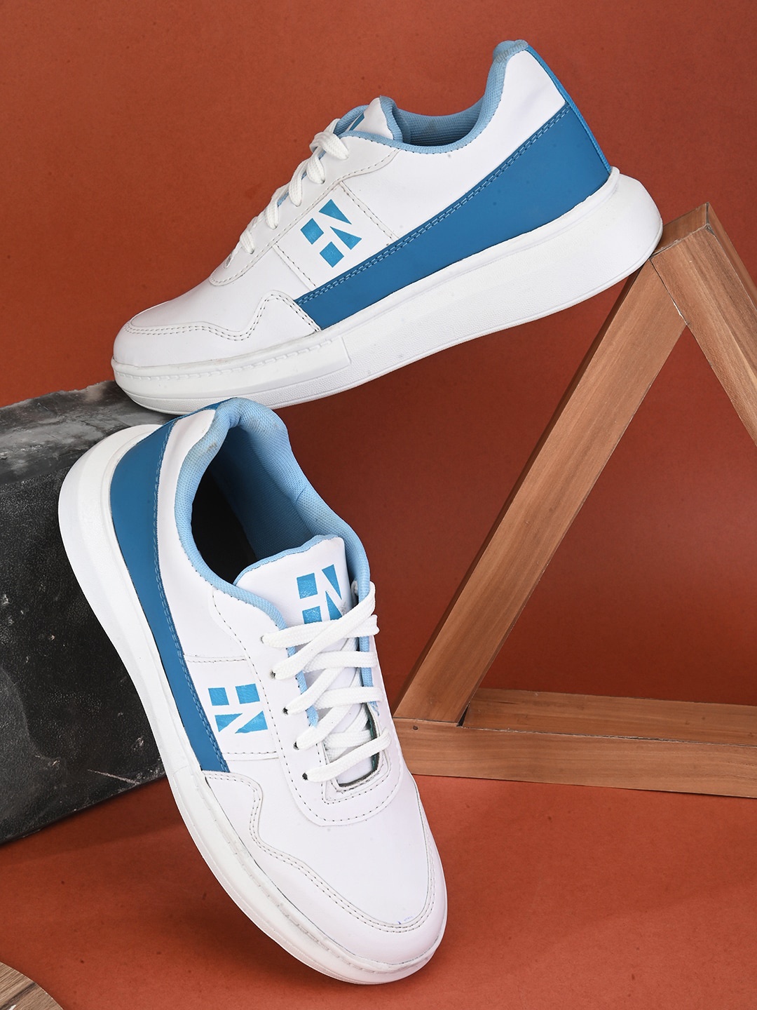 

HERE&NOW Men Blue And White Colourblocked Sneakers