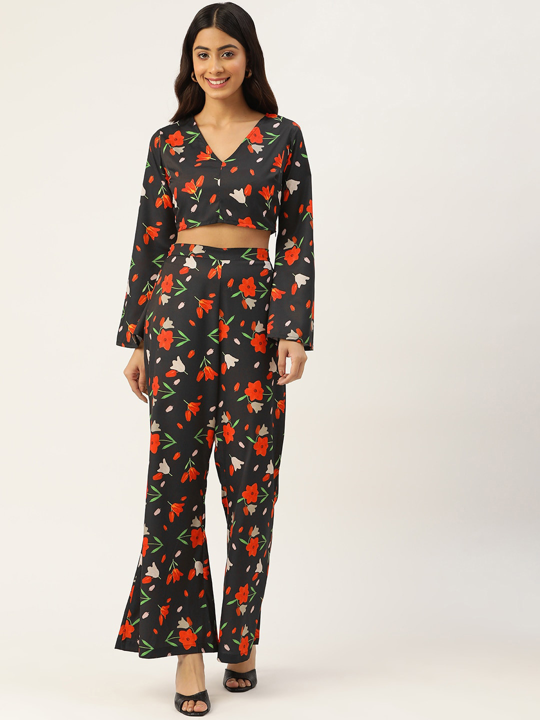 

Sleek Italia Women Printed V-Neck Crop Top & Trousers, Black