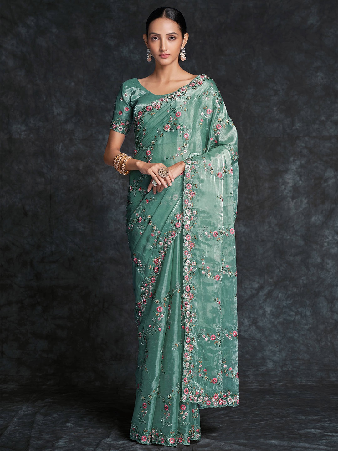 

Fusionic Floral Motifs Embroidered Organza Saree, Blue