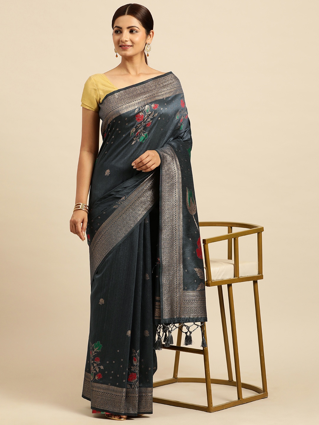 

VISHNU WEAVES Floral Zari Banarasi Saree, Grey