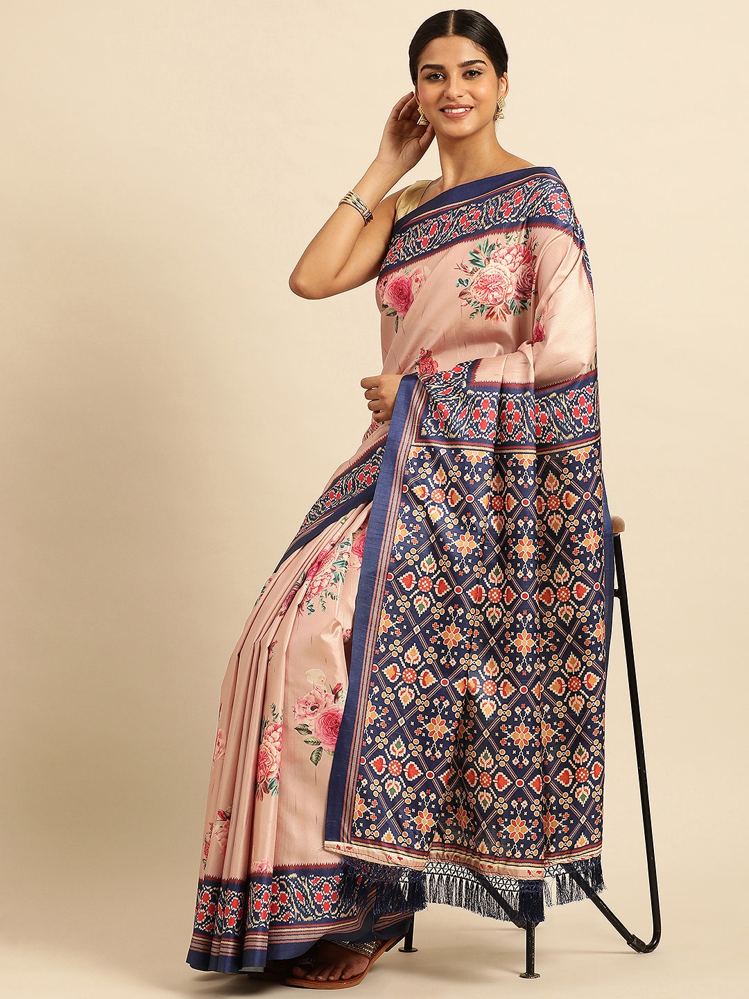 

VISHNU WEAVES Floral Phulkari Silk Cotton Patola Saree, Peach