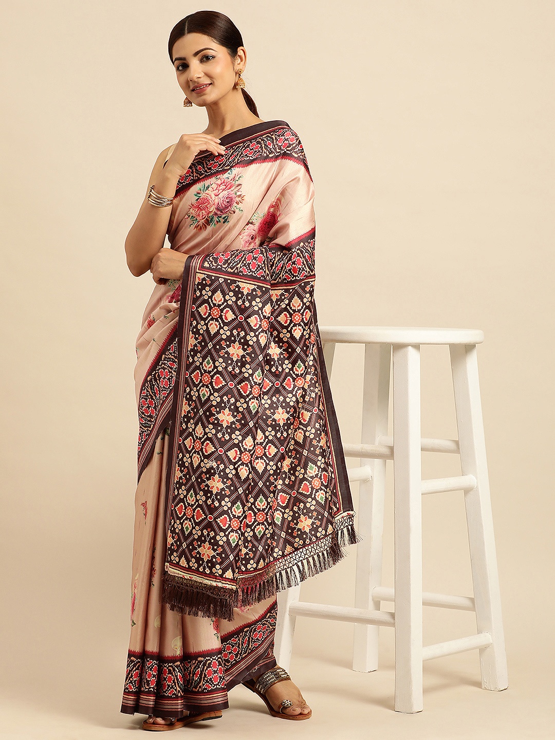 

VISHNU WEAVES Floral Phulkari Patola Saree, Peach