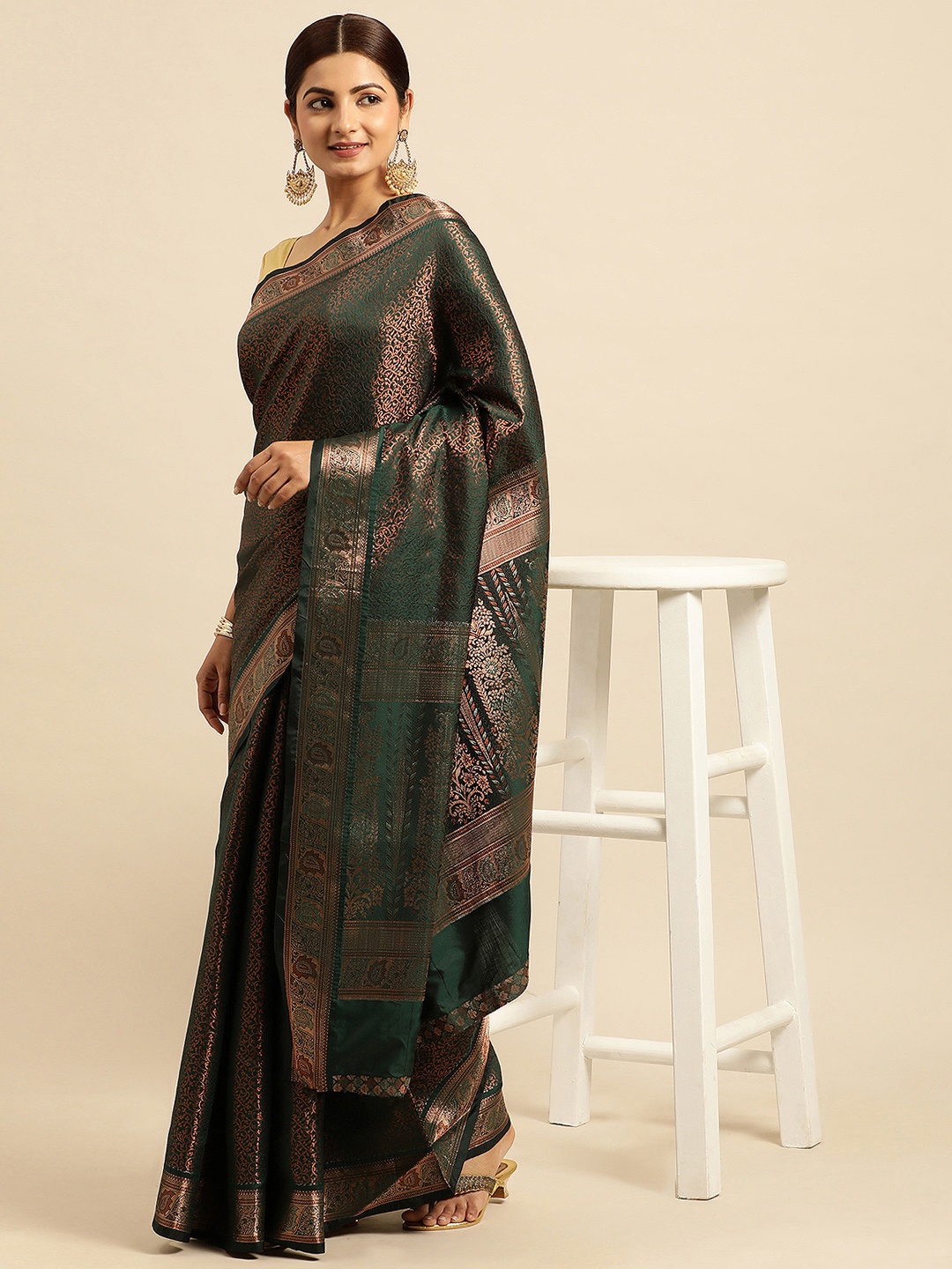 

VISHNU WEAVES Ethic Motifs Zari Kanjeevaram Saree, Green
