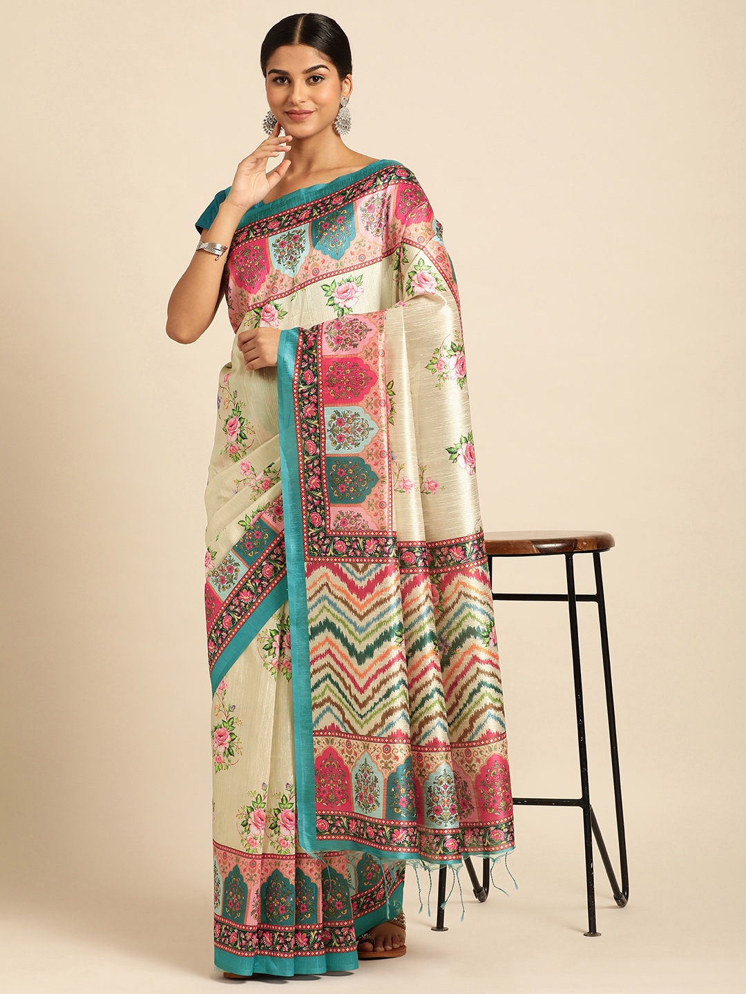 

VISHNU WEAVES Floral Phulkari Silk Cotton Bomkai Saree, Cream