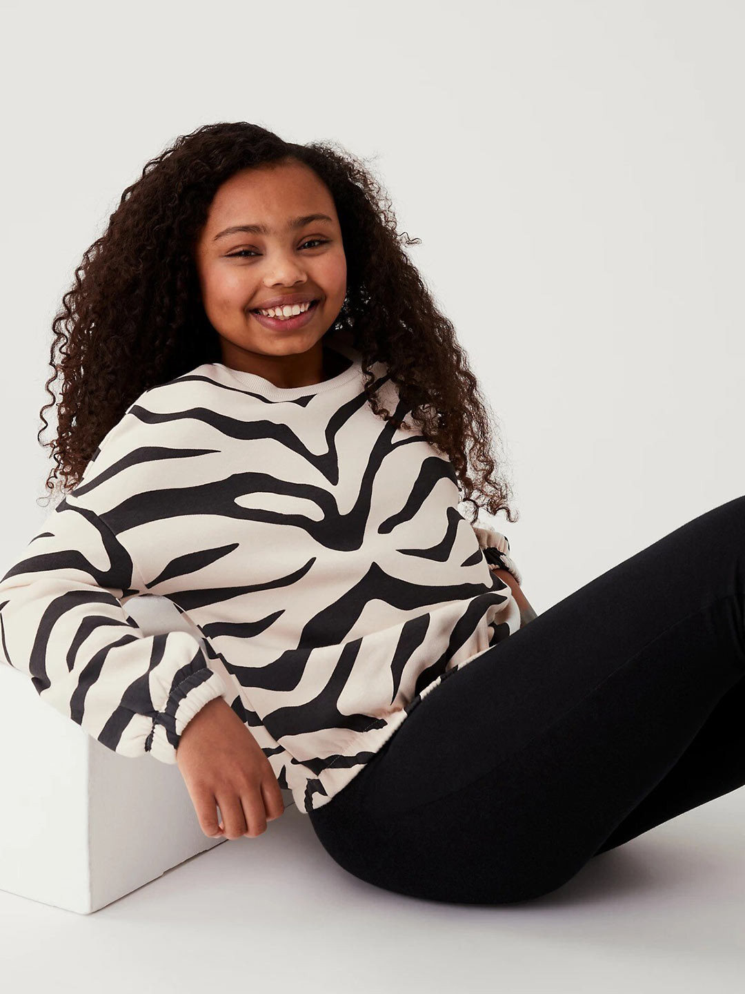 

Marks & Spencer Abstract Printed Pullover Sweatshirt, Off white
