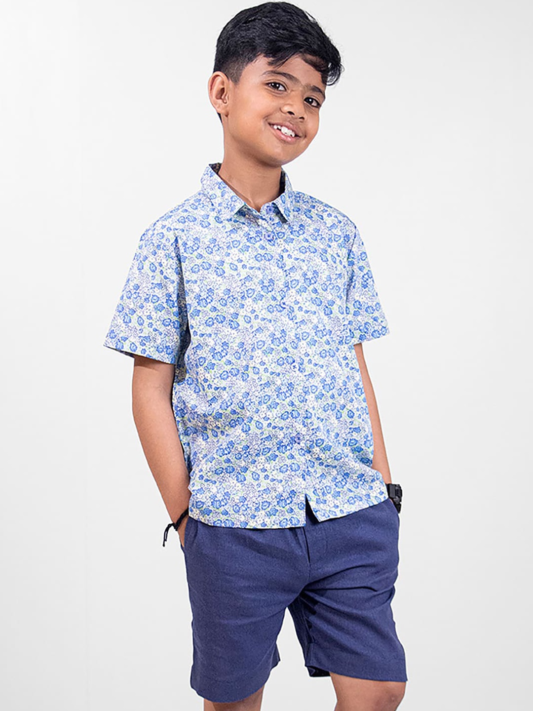 

Whistle & Hops Boys Solid Cotton Shorts, Navy blue