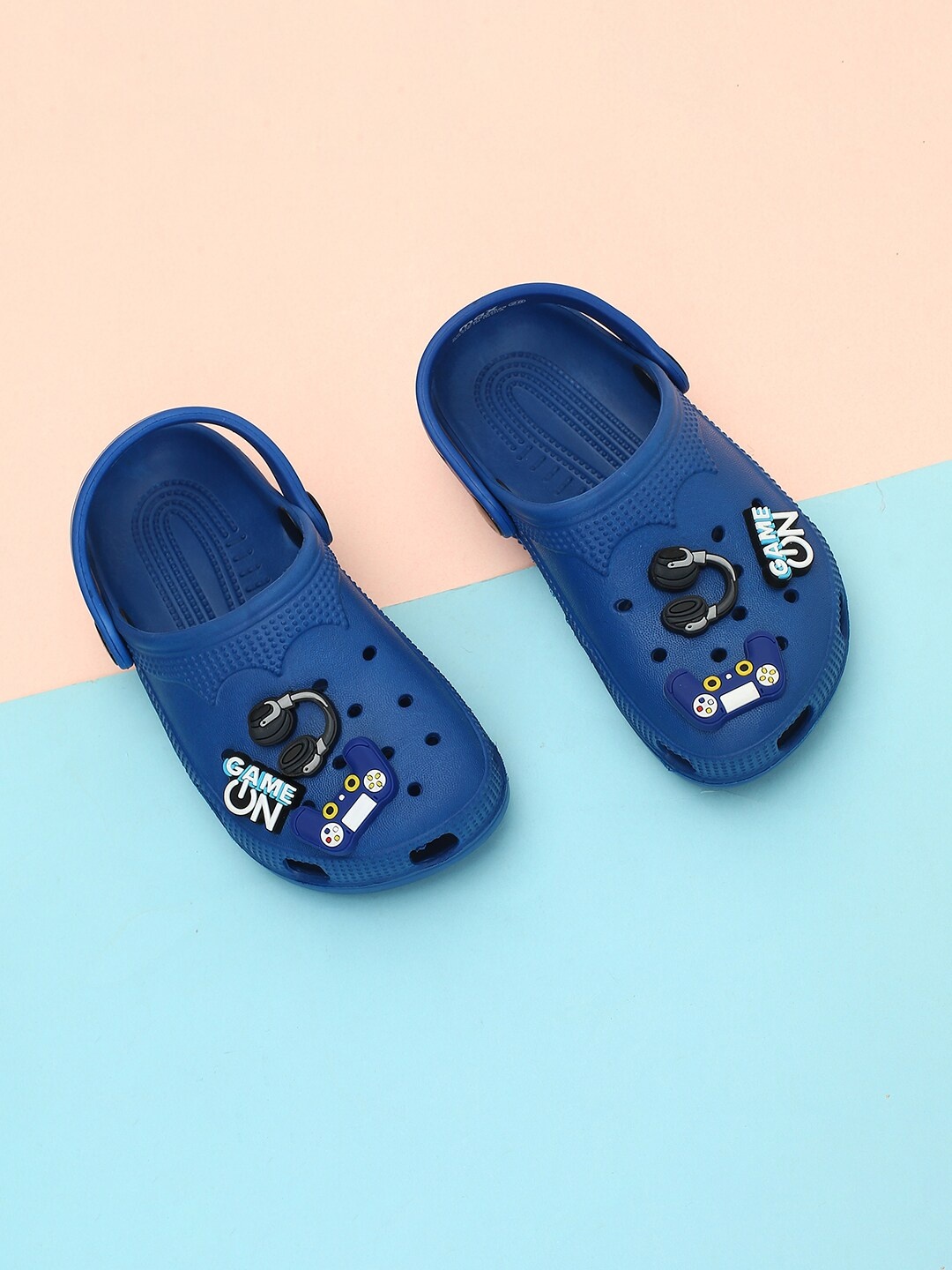 

max Boys Applique Plastic Clogs, Navy blue
