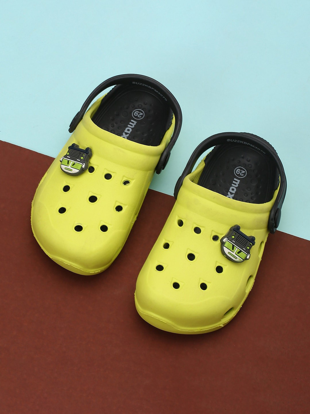 

max Boys Applique Plastic Clogs, Fluorescent green