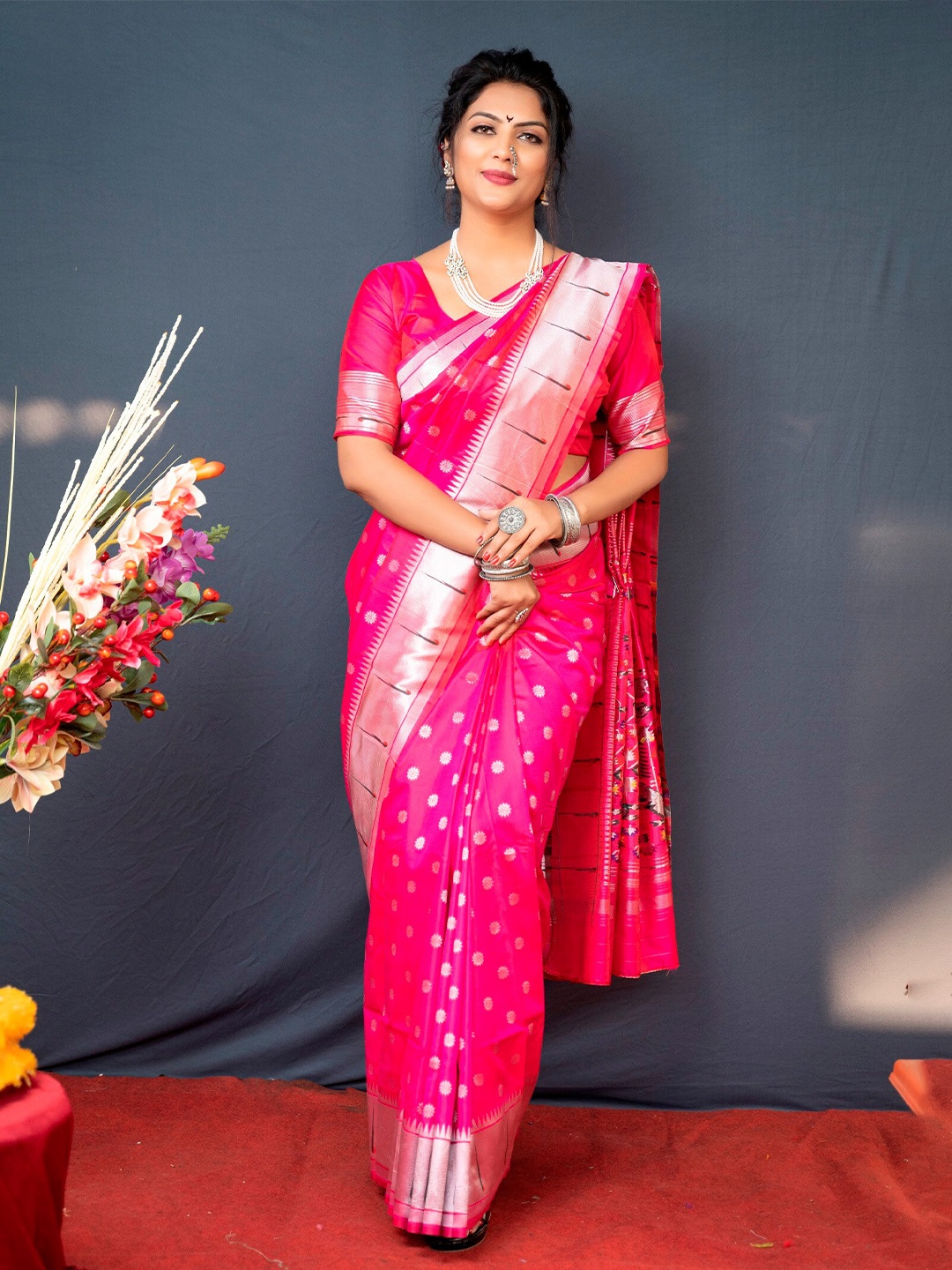 

AVANTIKA FASHION Floral Woven Design Zari Pure Silk Paithani Saree, Pink