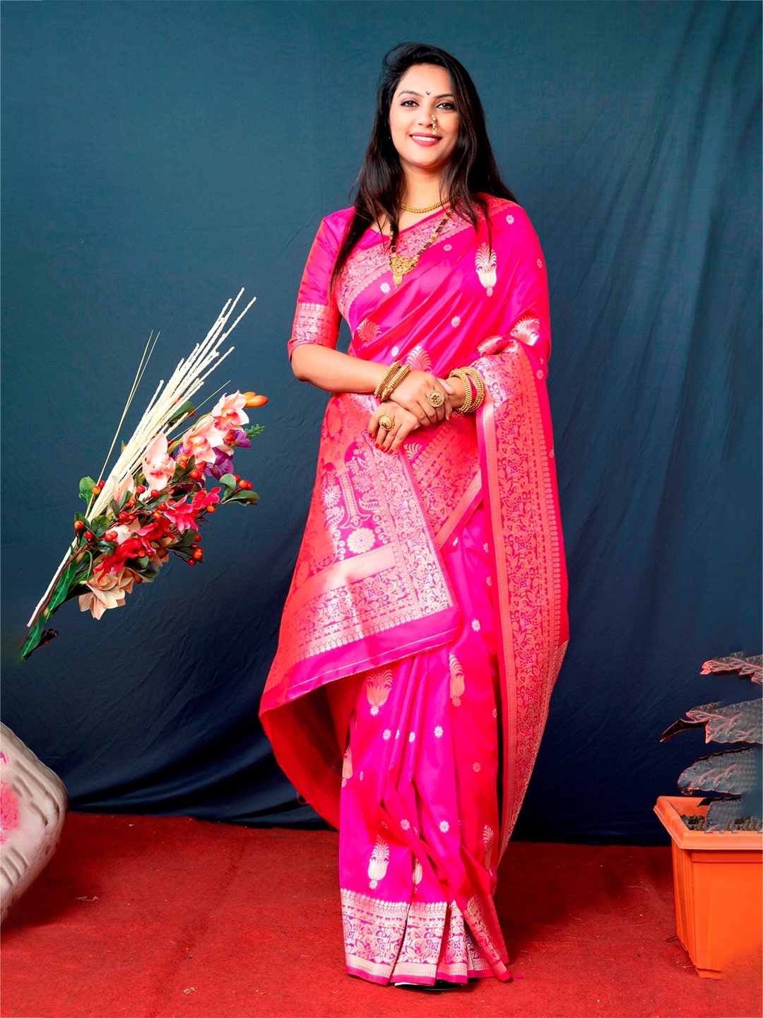 

AVANTIKA FASHION Ethinic Motif Woven Design Zari Pure Silk Banarasi Saree, Pink