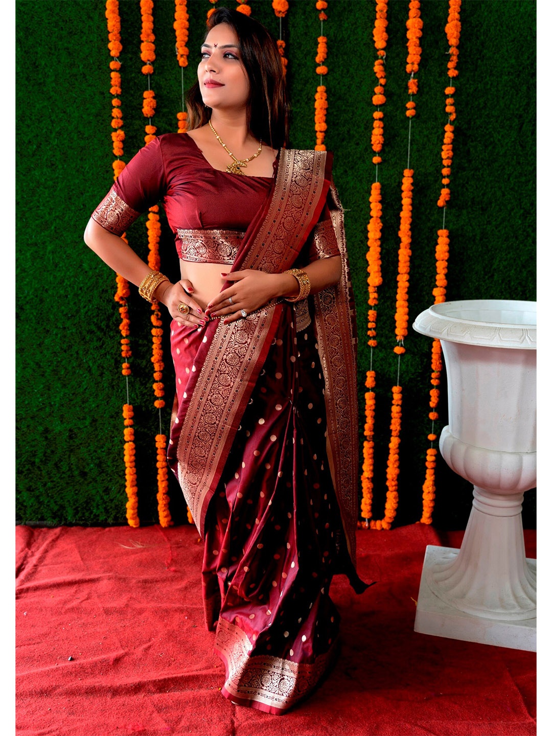 

AVANTIKA FASHION Polka Dot Woven Design Zari Pure Silk Kanjeevaram Saree, Maroon