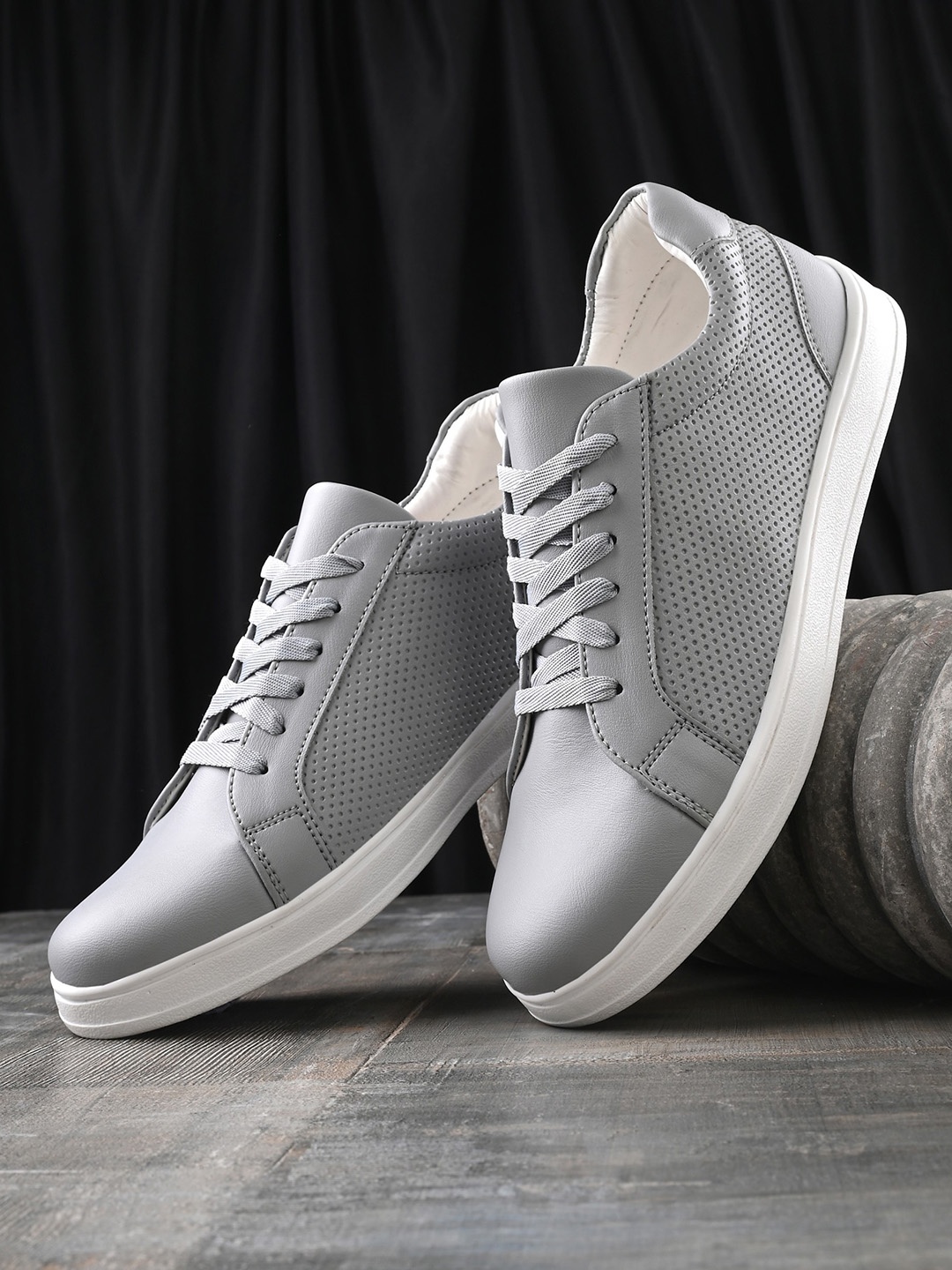 

Mast & Harbour Men Grey And White Perforated Sneakers