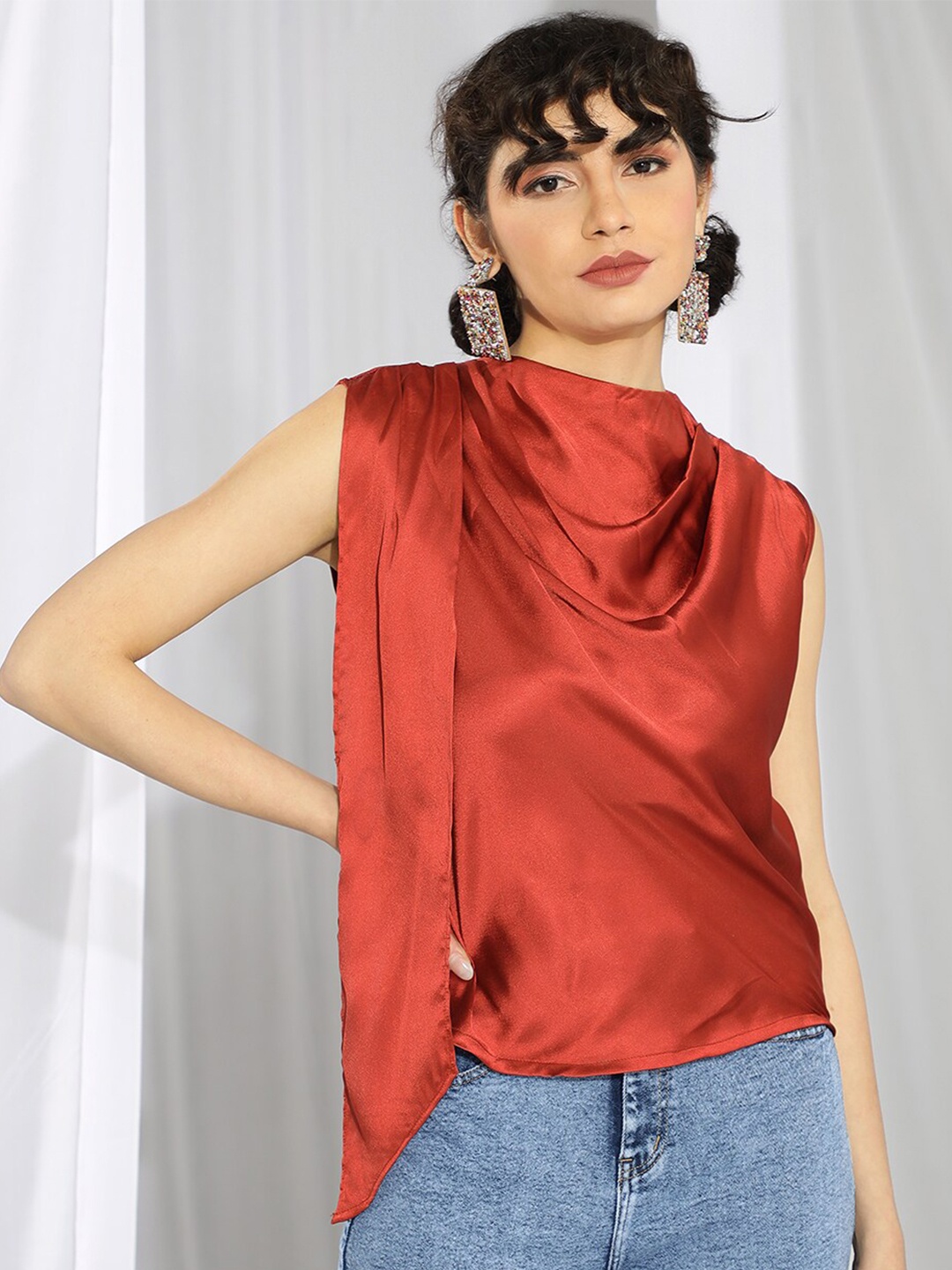 

Kotty Red High Neck Sleeveless Pleated Detail Satin Top